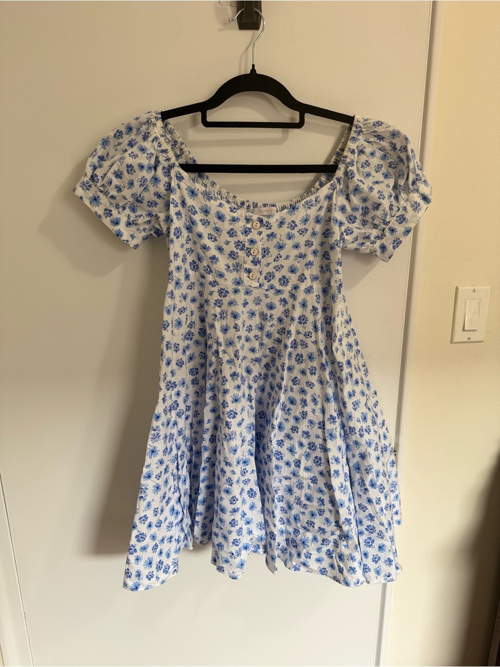 Olivaceous women’s summer Floral Puff Sleeve Sundress size small